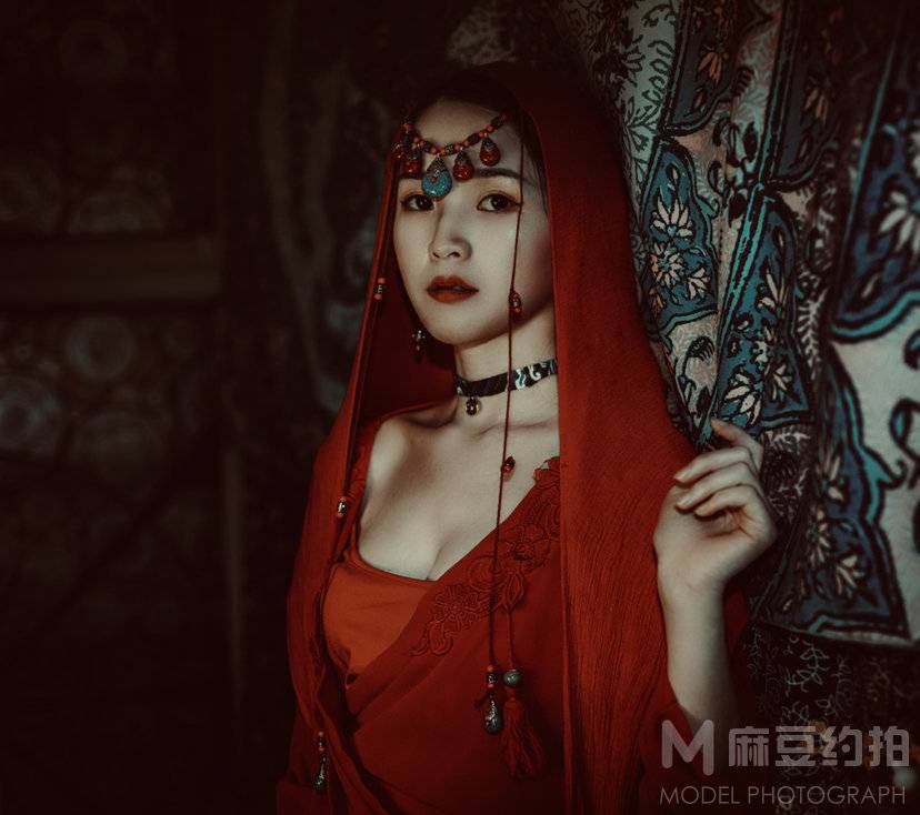 情绪模特
