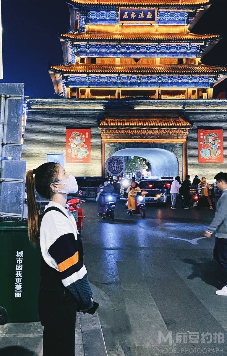 校园模特