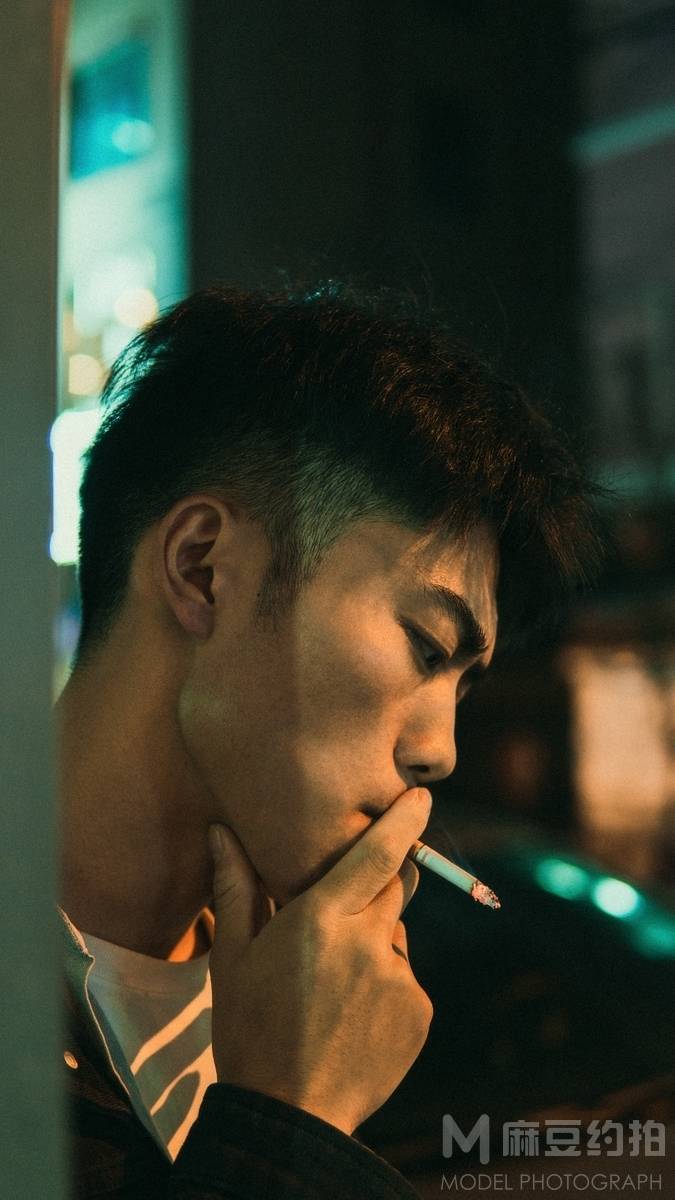 情绪模特