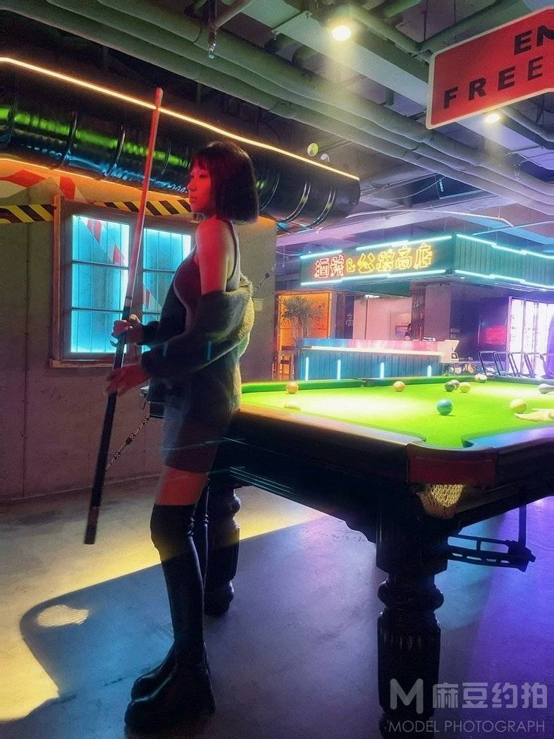 情绪模特