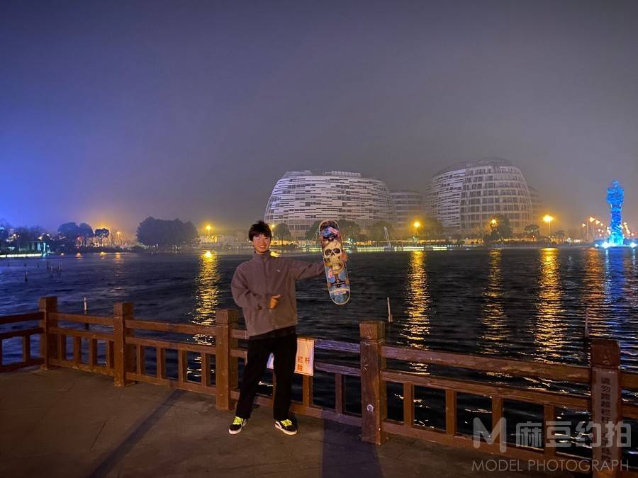夜景模特