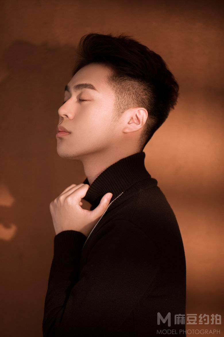黑白模特