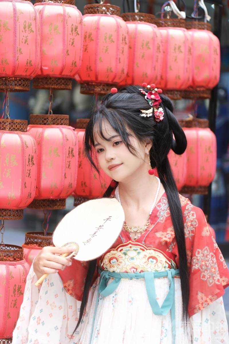 汉服模特