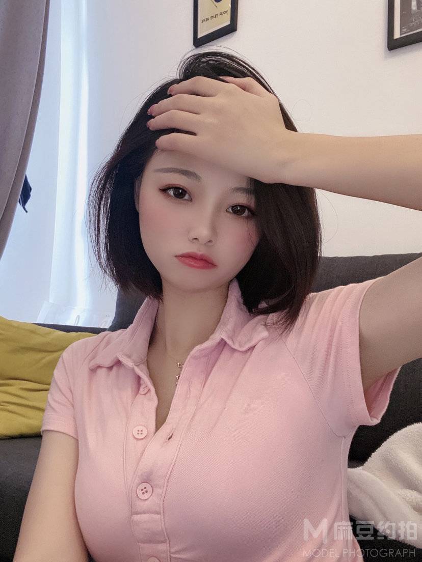 黑白模特