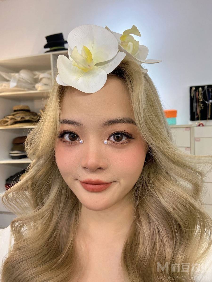 妆容模特