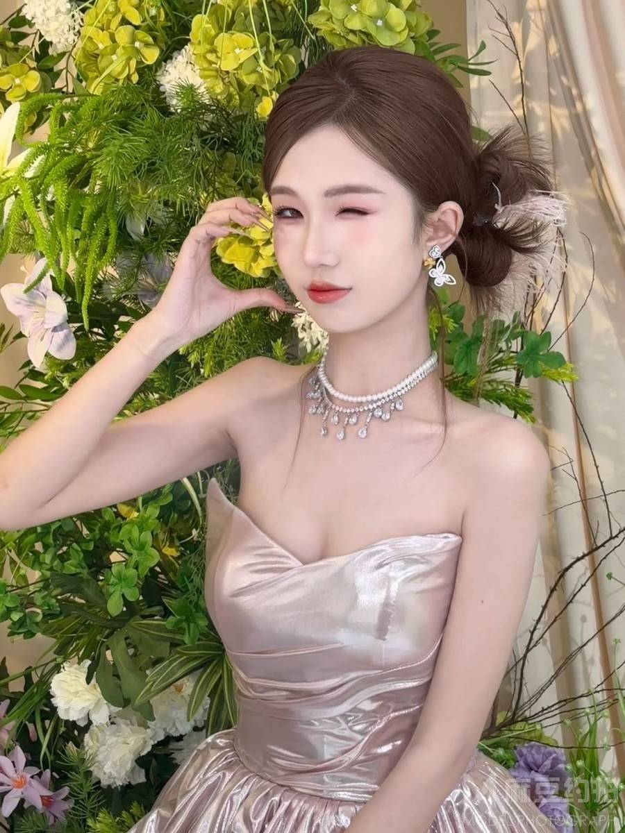 妆容模特