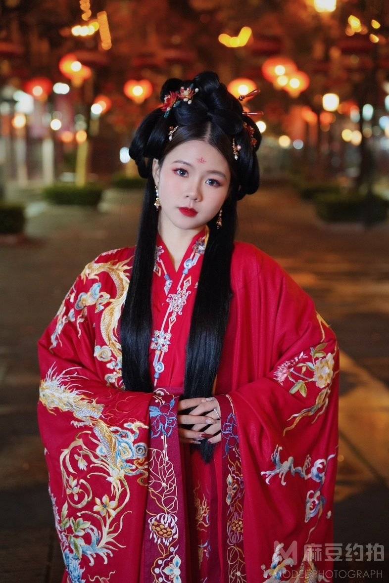 汉服模特