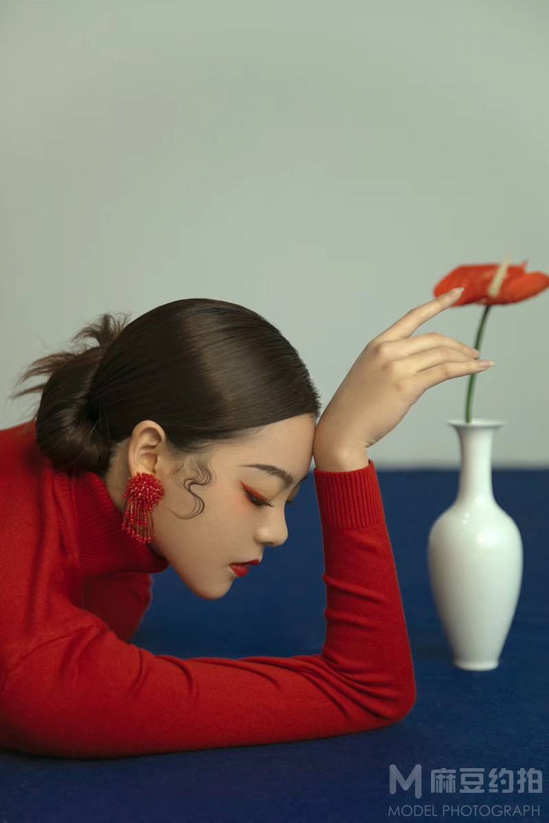 情绪模特