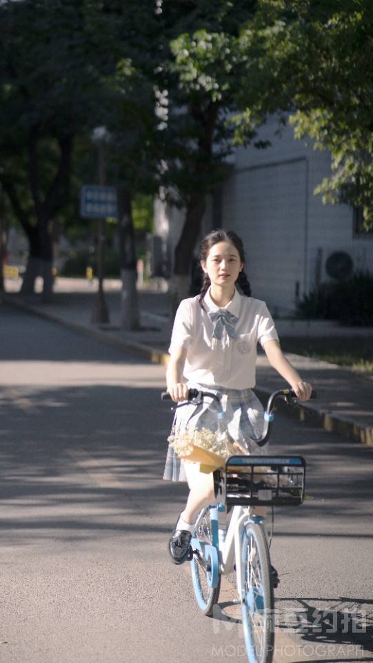 校园模特