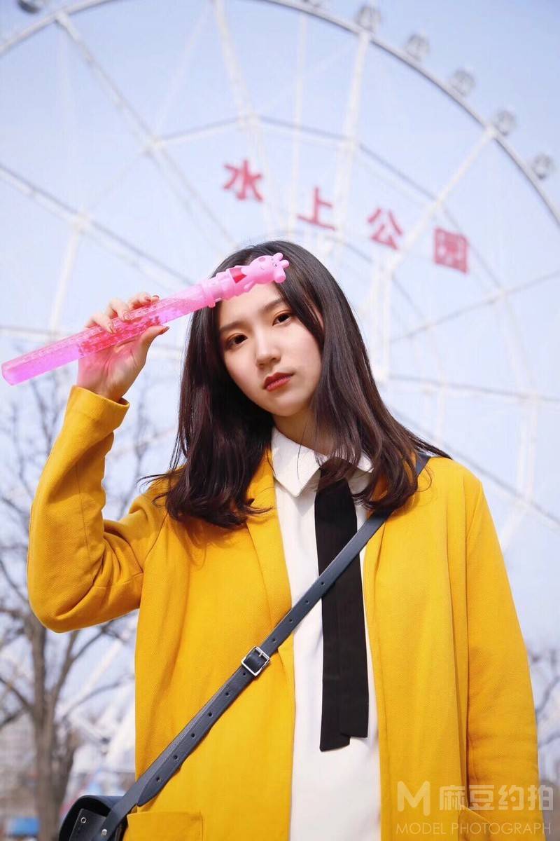 情绪模特