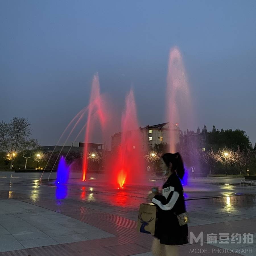 校园模特