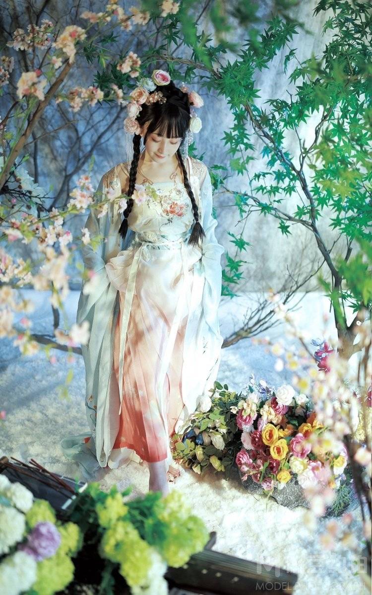 汉服模特