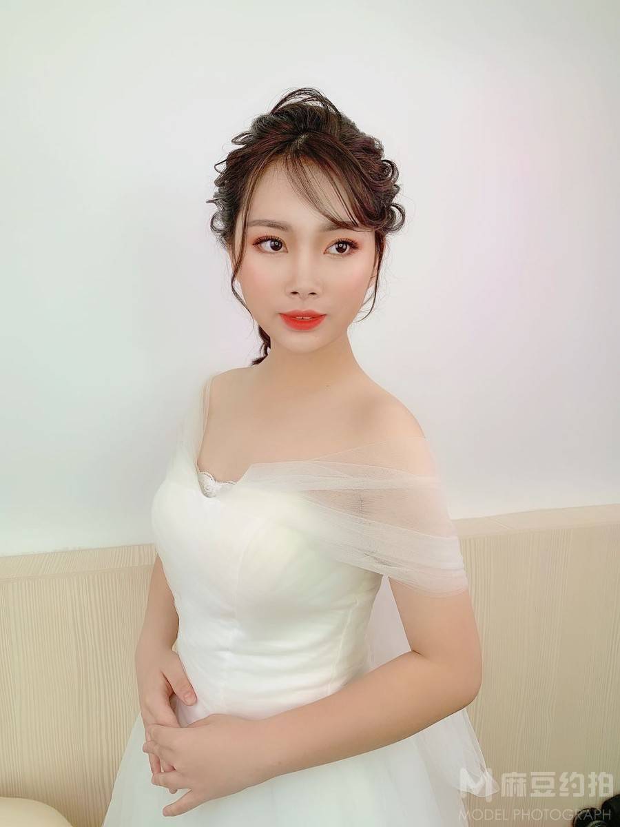 妆容模特