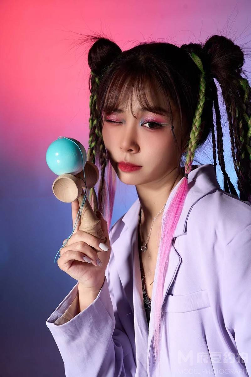 情绪模特