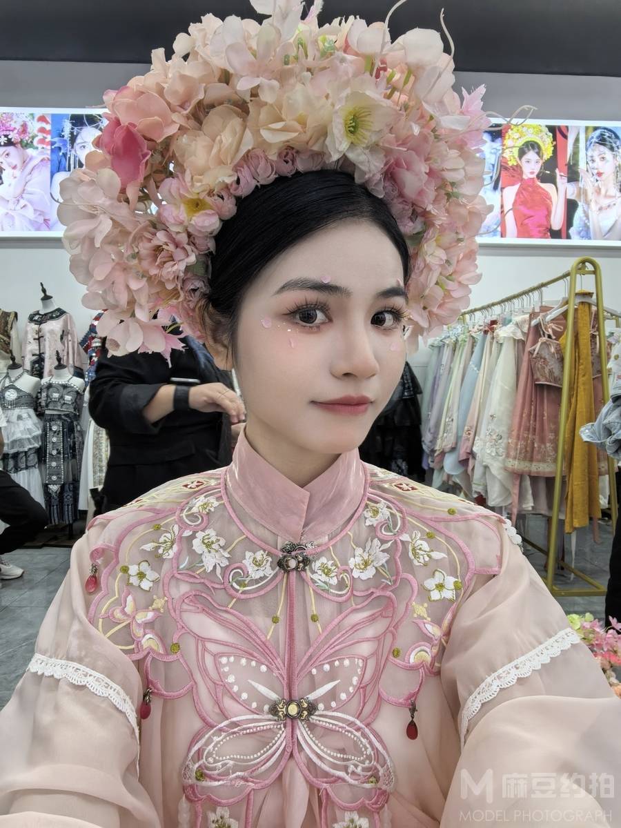 校园模特