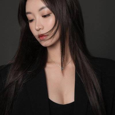 黑白模特