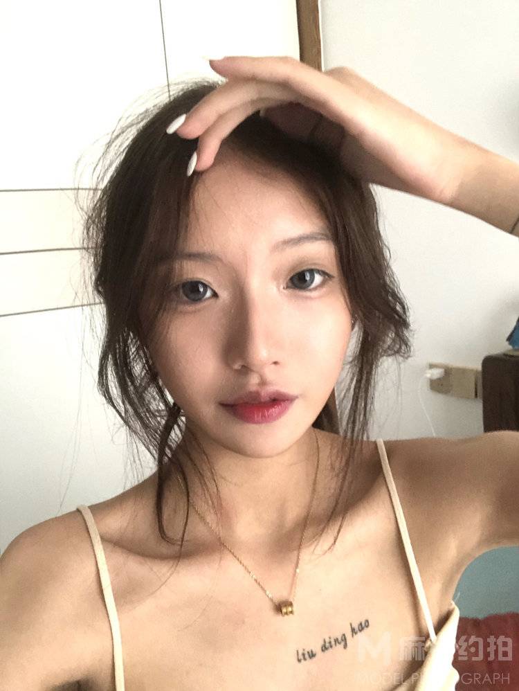 黑白模特