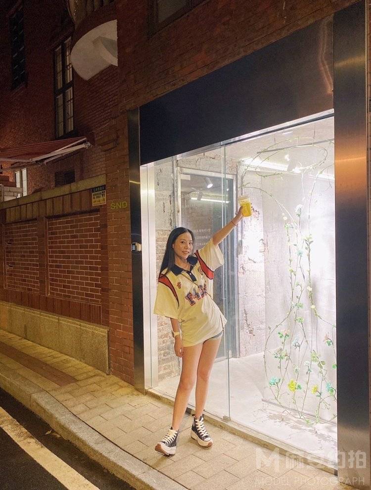 夜景模特