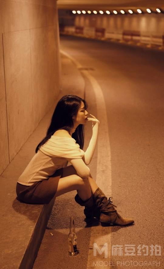 情绪模特