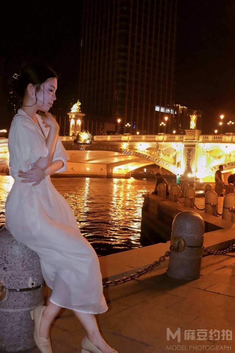 夜景模特