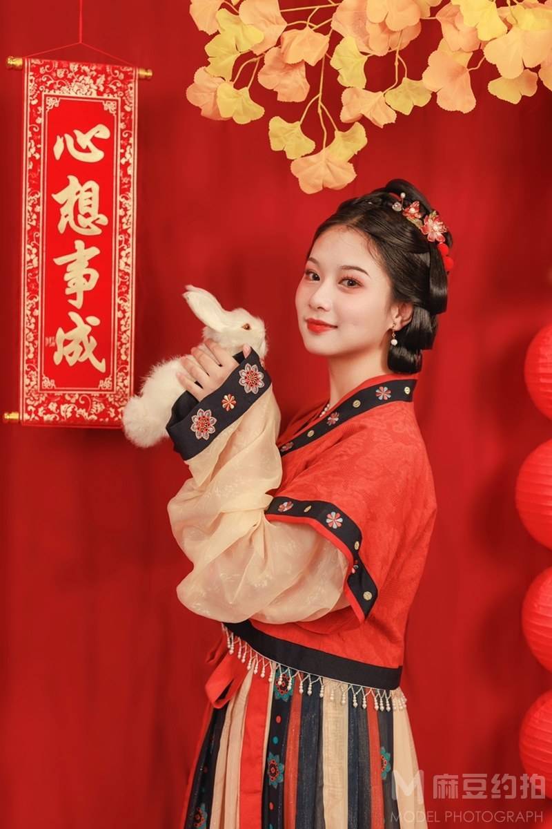 汉服模特