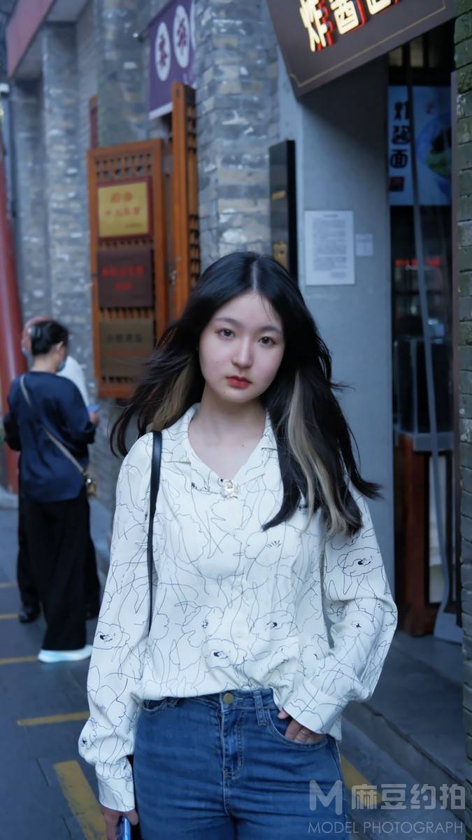 情绪模特