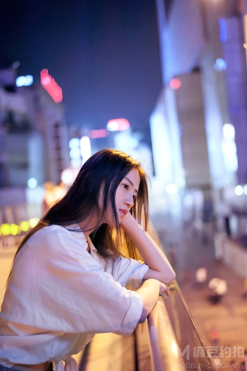 夜景模特