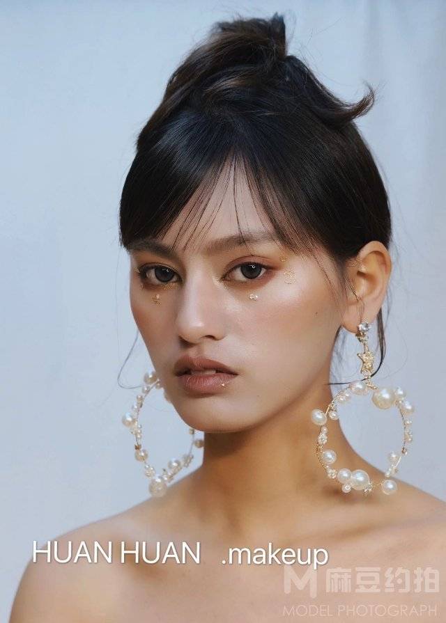 妆容模特