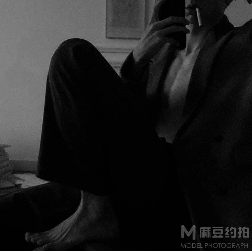 黑白模特