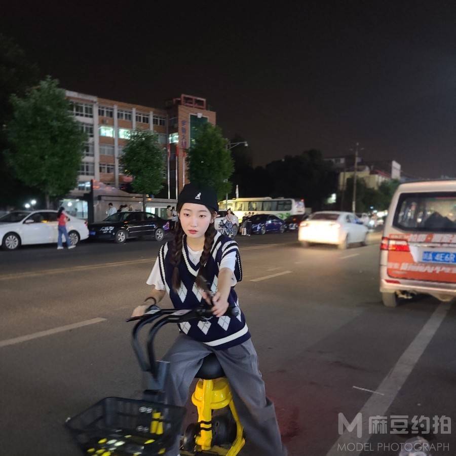 校园模特