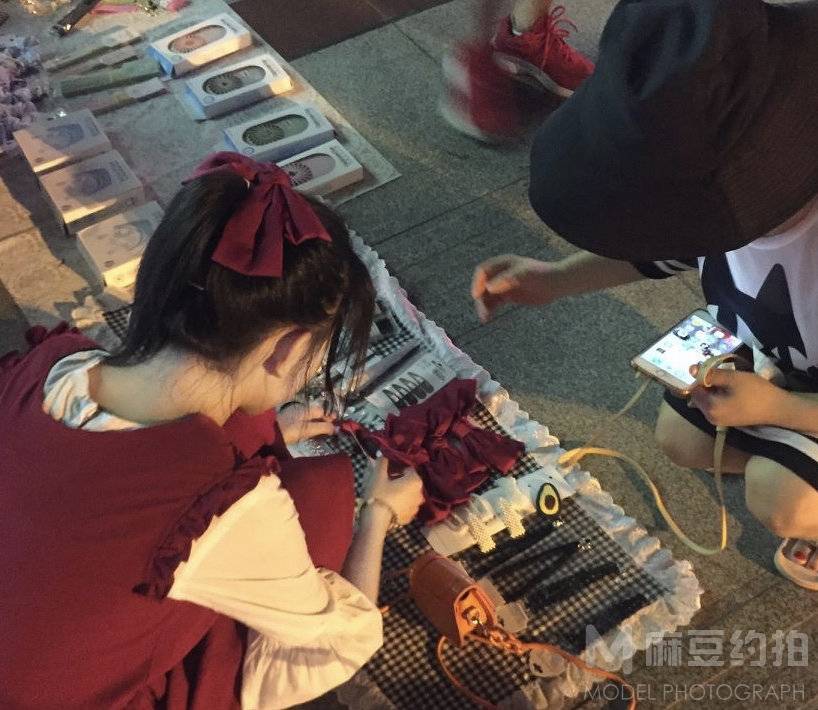 情绪模特