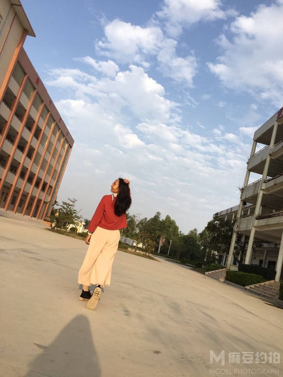 校园模特