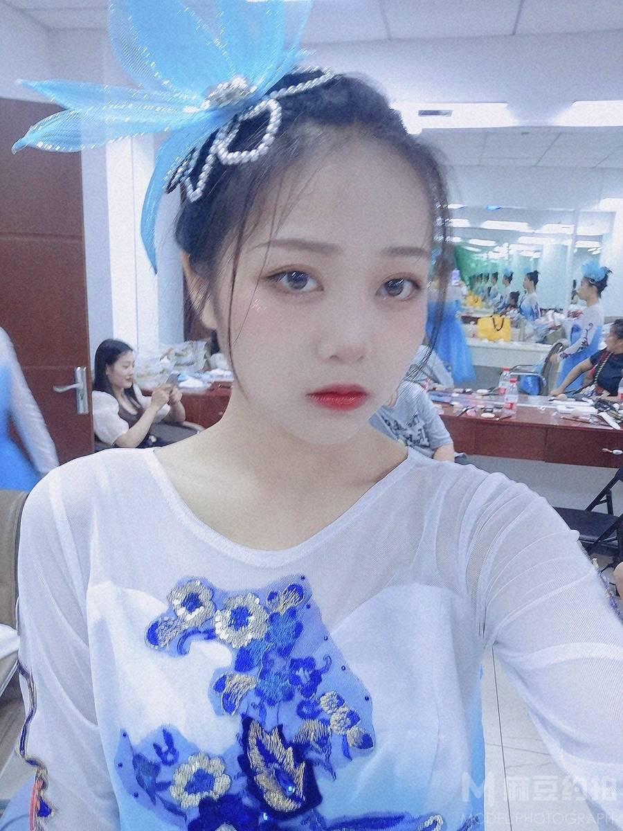 校园模特