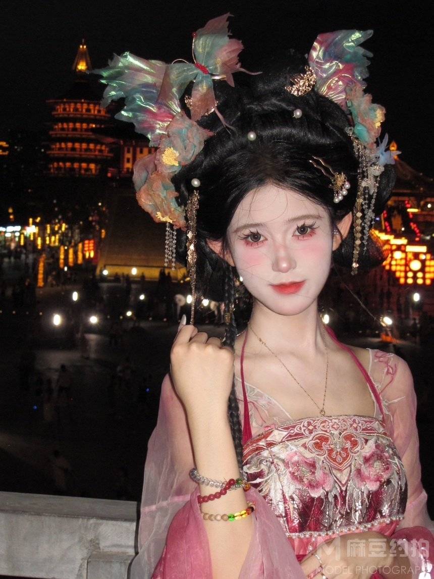 校园模特