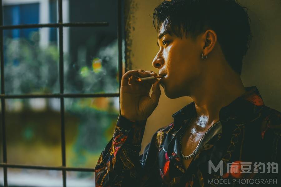 情绪模特