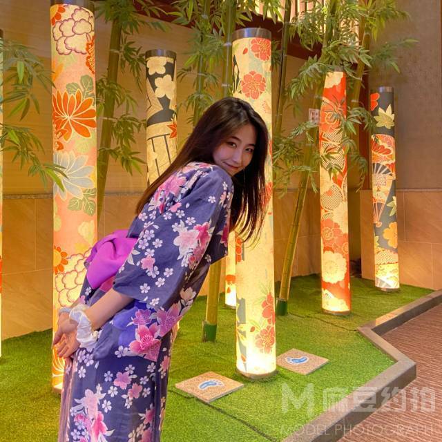 妆容模特