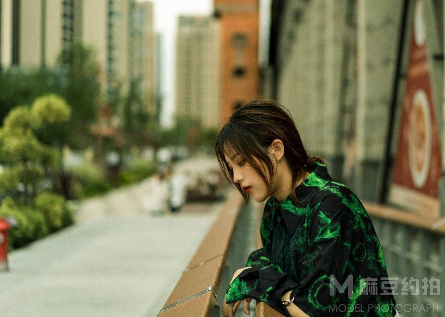 情绪模特