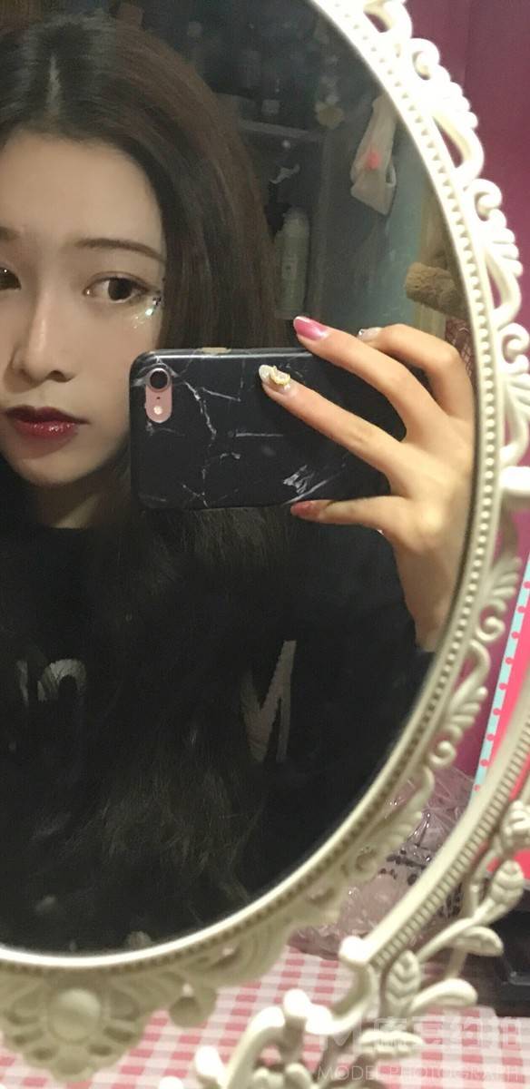 妆容模特