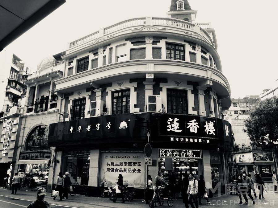 黑白模特