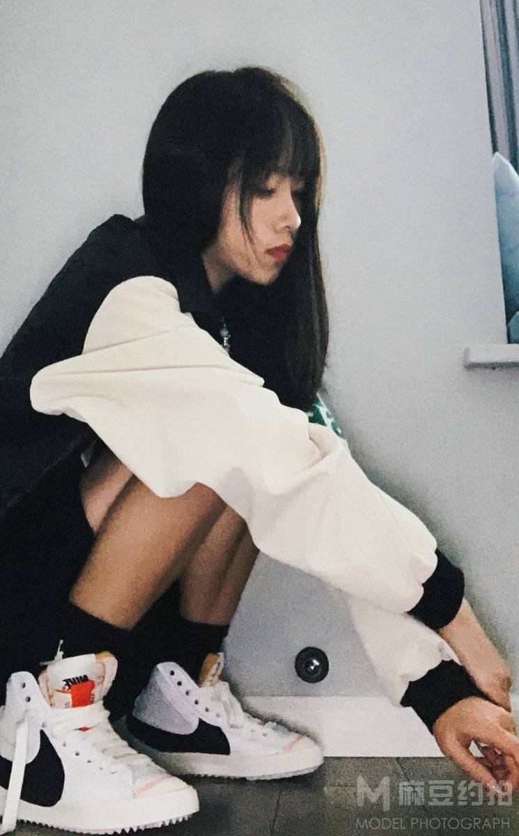 黑白模特