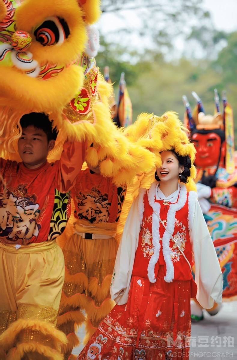 汉服模特
