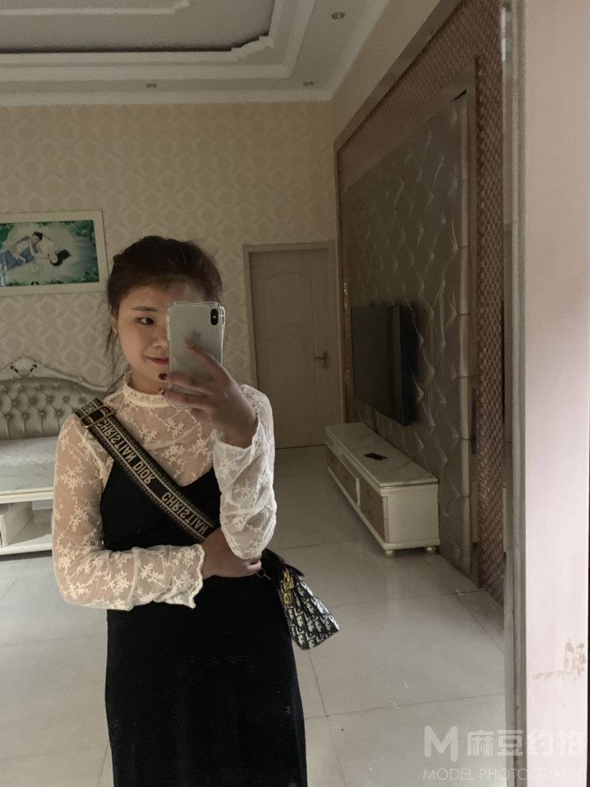 黑白模特