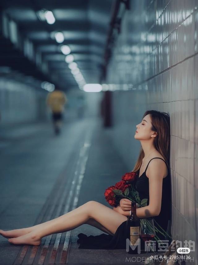 情绪模特