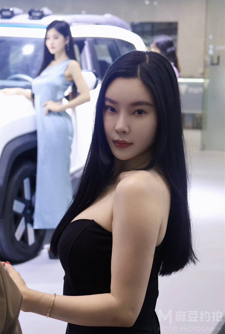 黑白模特