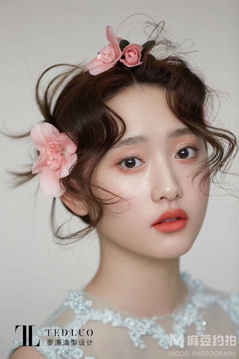 妆容模特