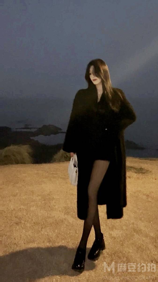 黑白模特