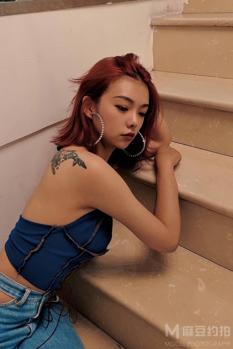 情绪模特