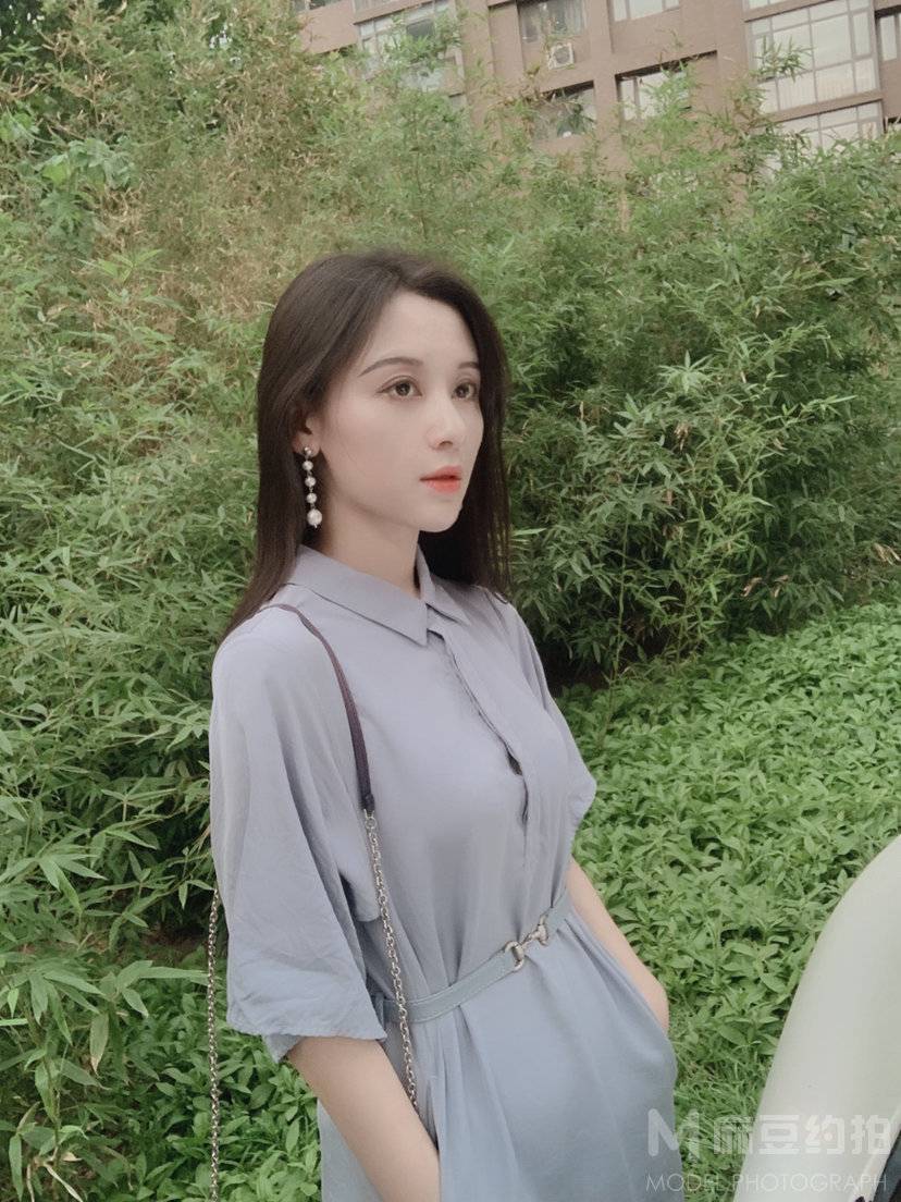 黑白模特
