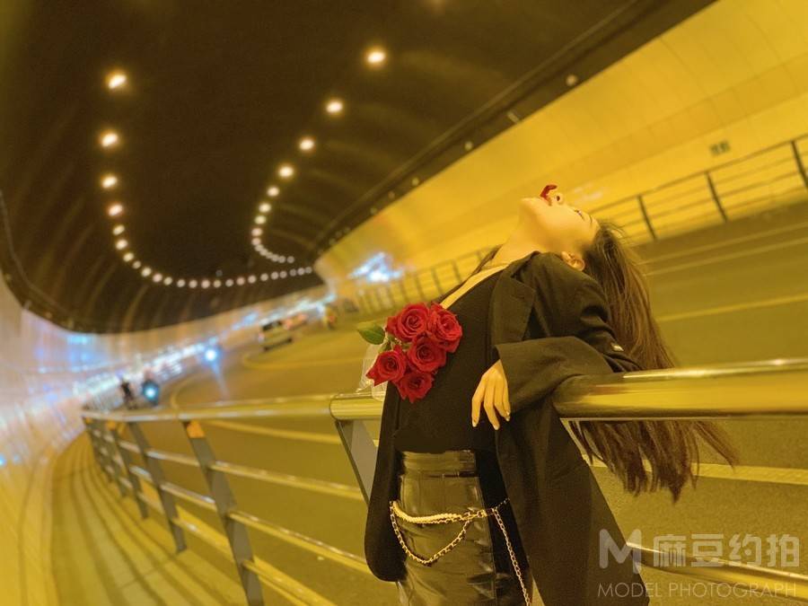 情绪模特