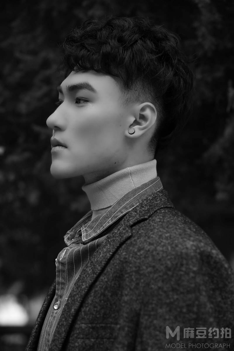 黑白模特